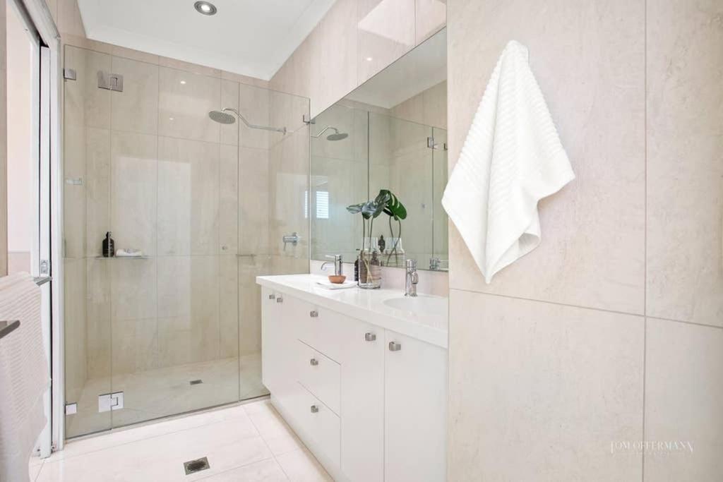 Quay Largo: Riverside Haven Noosaville Ngoại thất bức ảnh